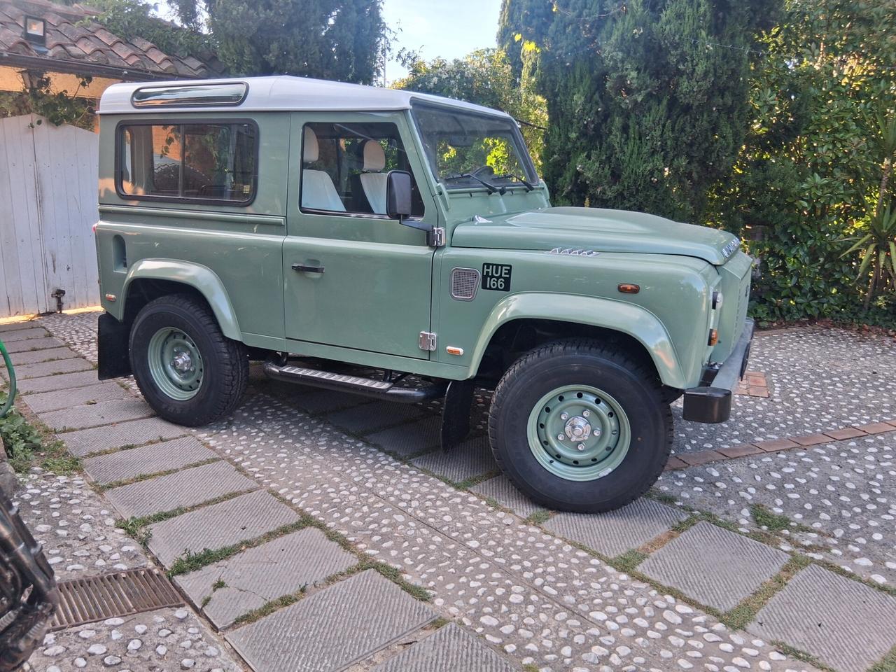 Land Rover Defender 90 2.2 TD4 Station Wagon E N1