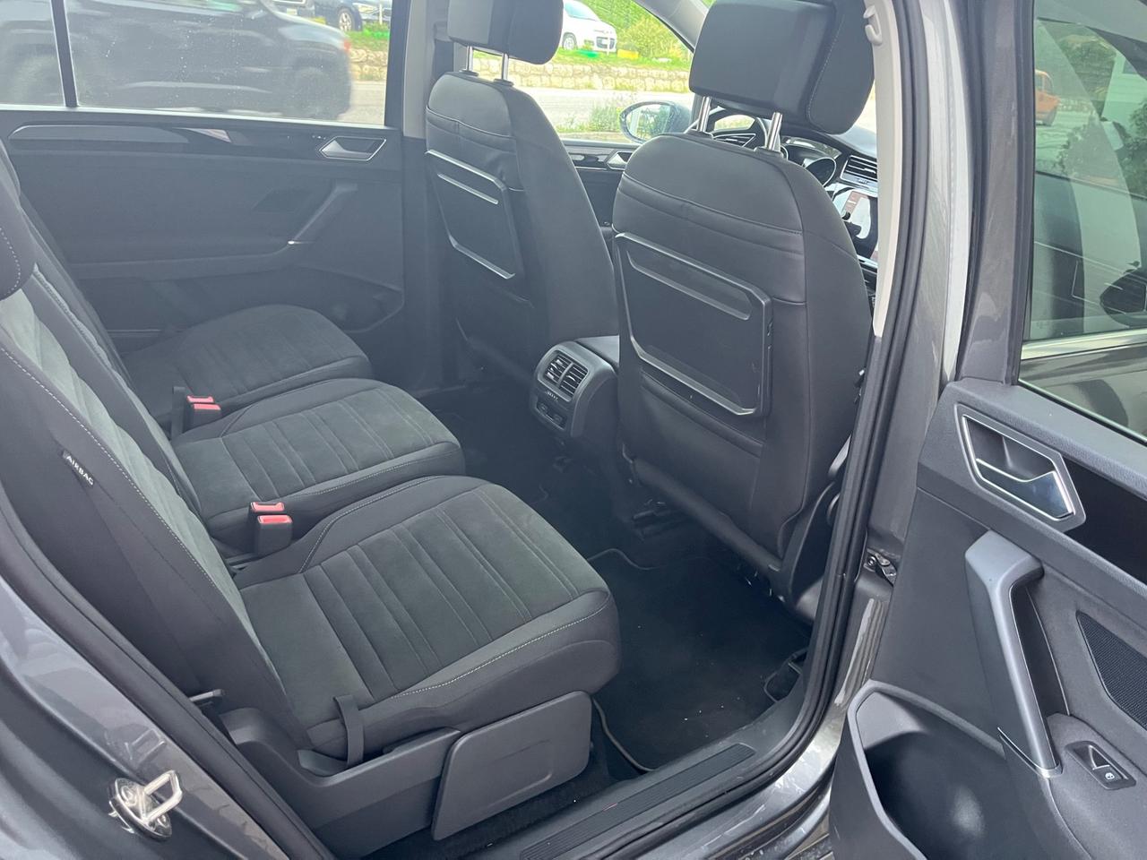 Volkswagen Touran 1.5 TSI EVO DSG Executive BlueMotion Technology