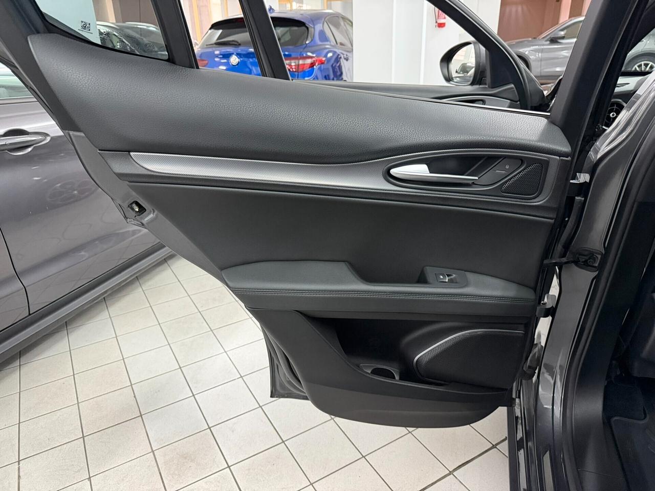 Alfa Romeo Stelvio 2.2 TD 210 CV VELOCE TETTO HARMAN KARDON Q4