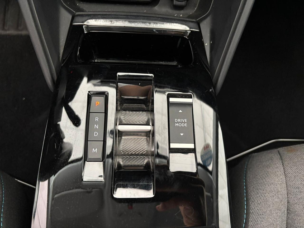 Citroen C4 SHINE PureTech 130 EAT8 SPOTICAR