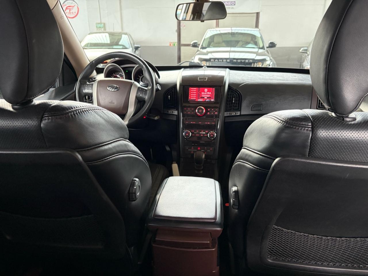 Mahindra XUV500 2.2 16V AWD W8