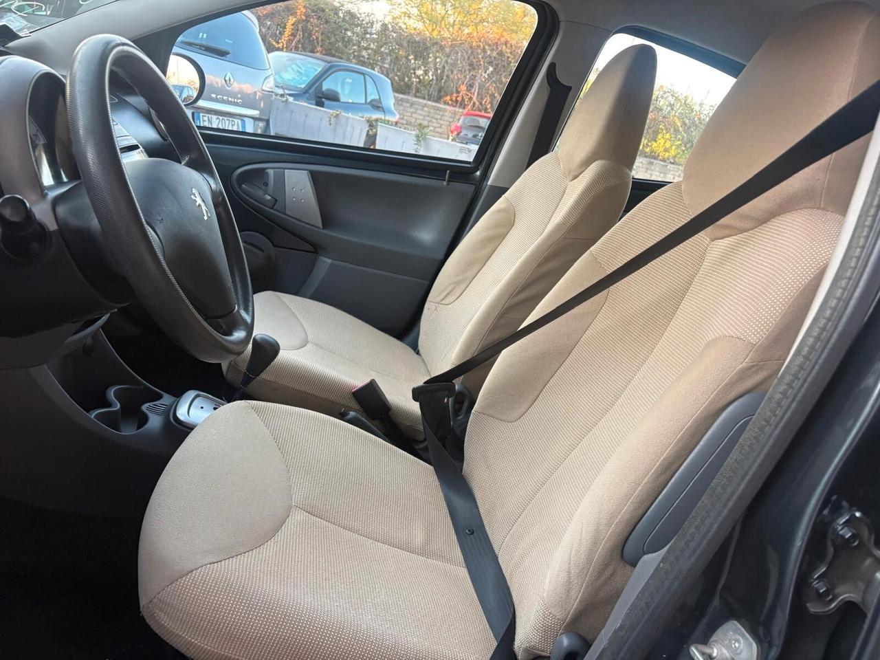 Peugeot 107 1.0 68CV 5p. Sweet Years 2Tronic