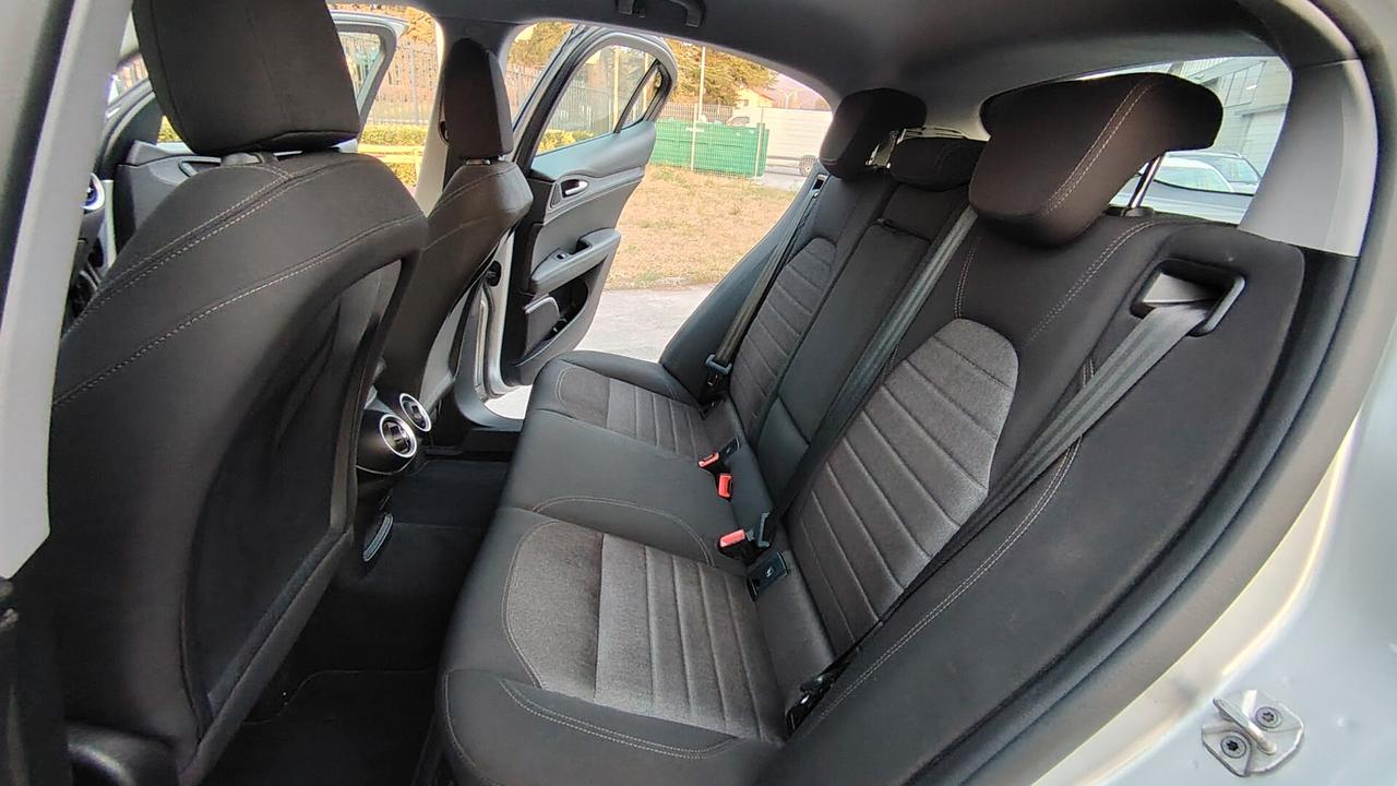 Alfa Romeo Stelvio 2.2 Turbodiesel 160 CV AT8 RWD Business