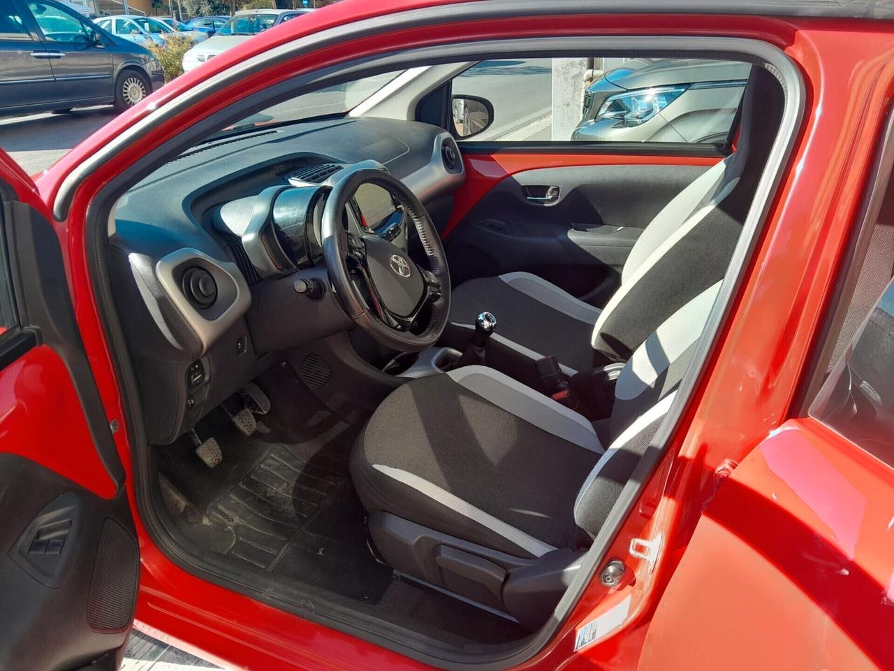 Toyota Aygo 1.0 VVT-i 69 CV 5 porte x-cite