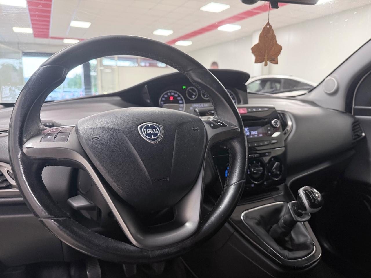 Lancia Ypsilon 1.2 69 CV 5P. Platinum