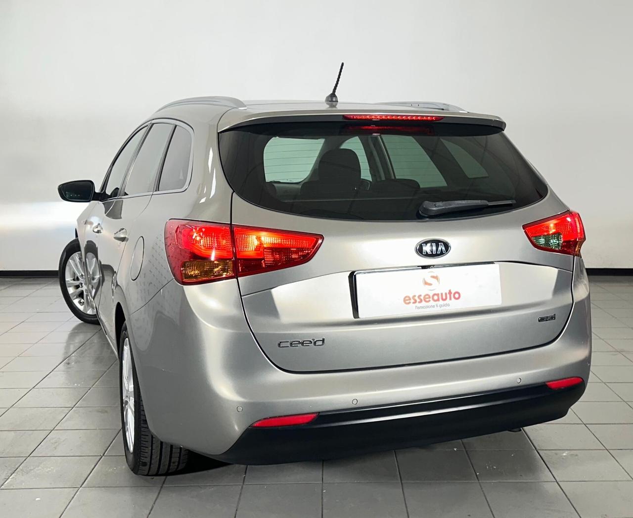 Kia CEE'D 1.6 CRDi 110 CV SW Cool - BLACK DECEMBER Promo