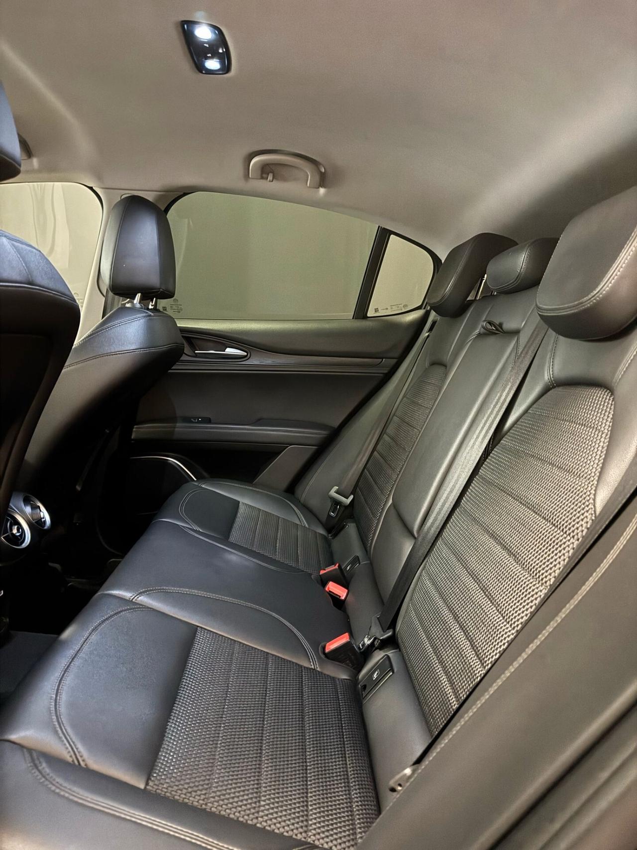 Alfa Romeo Stelvio 2.2 Turbodiesel 210 CV AT8 Q4 Executive