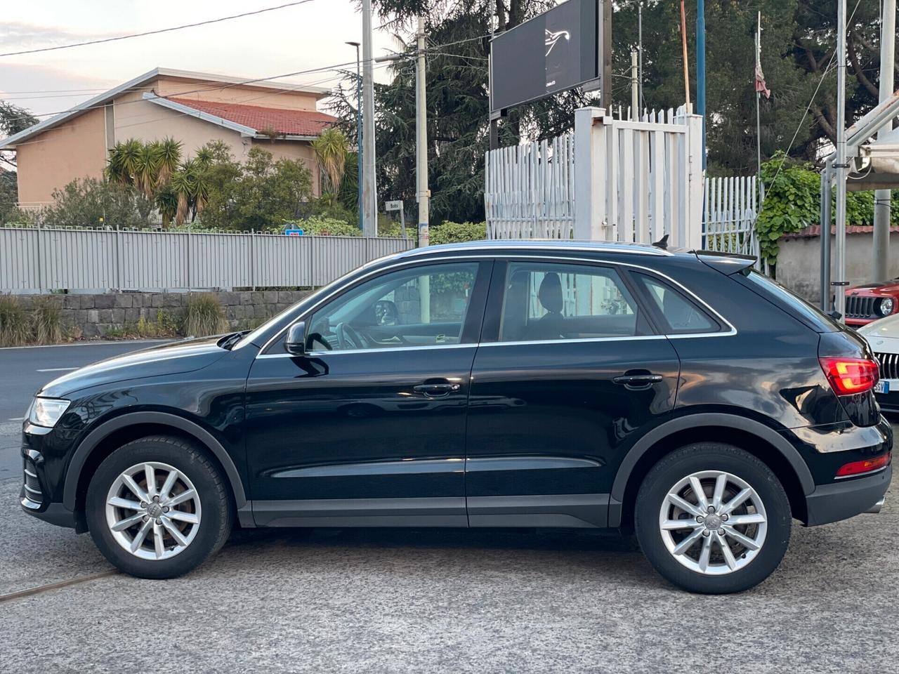 Audi Q3 2.0 TDI 120 CV Sport