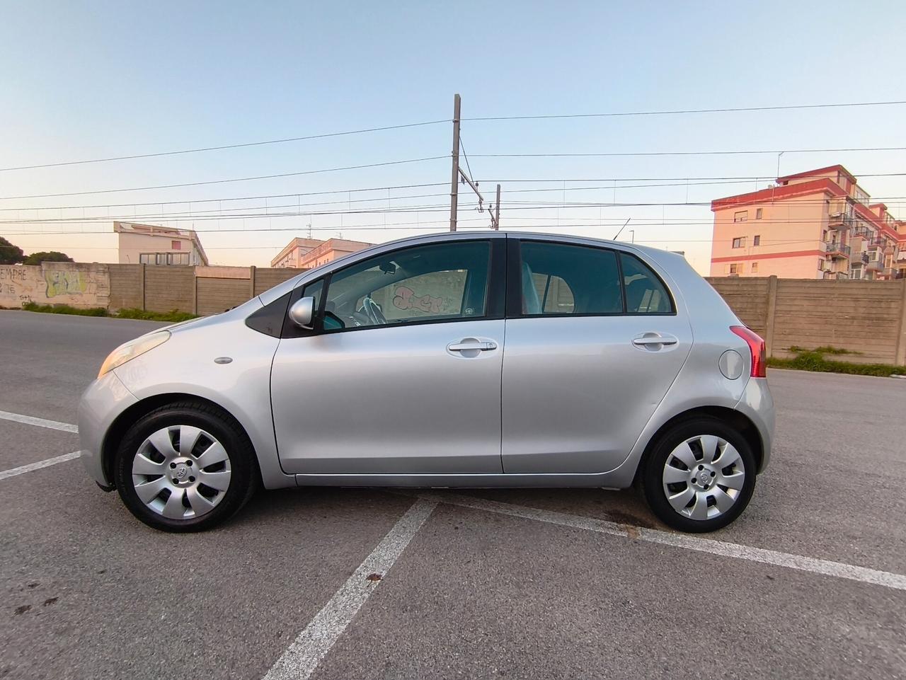 Toyota Yaris 1.3 5 porte