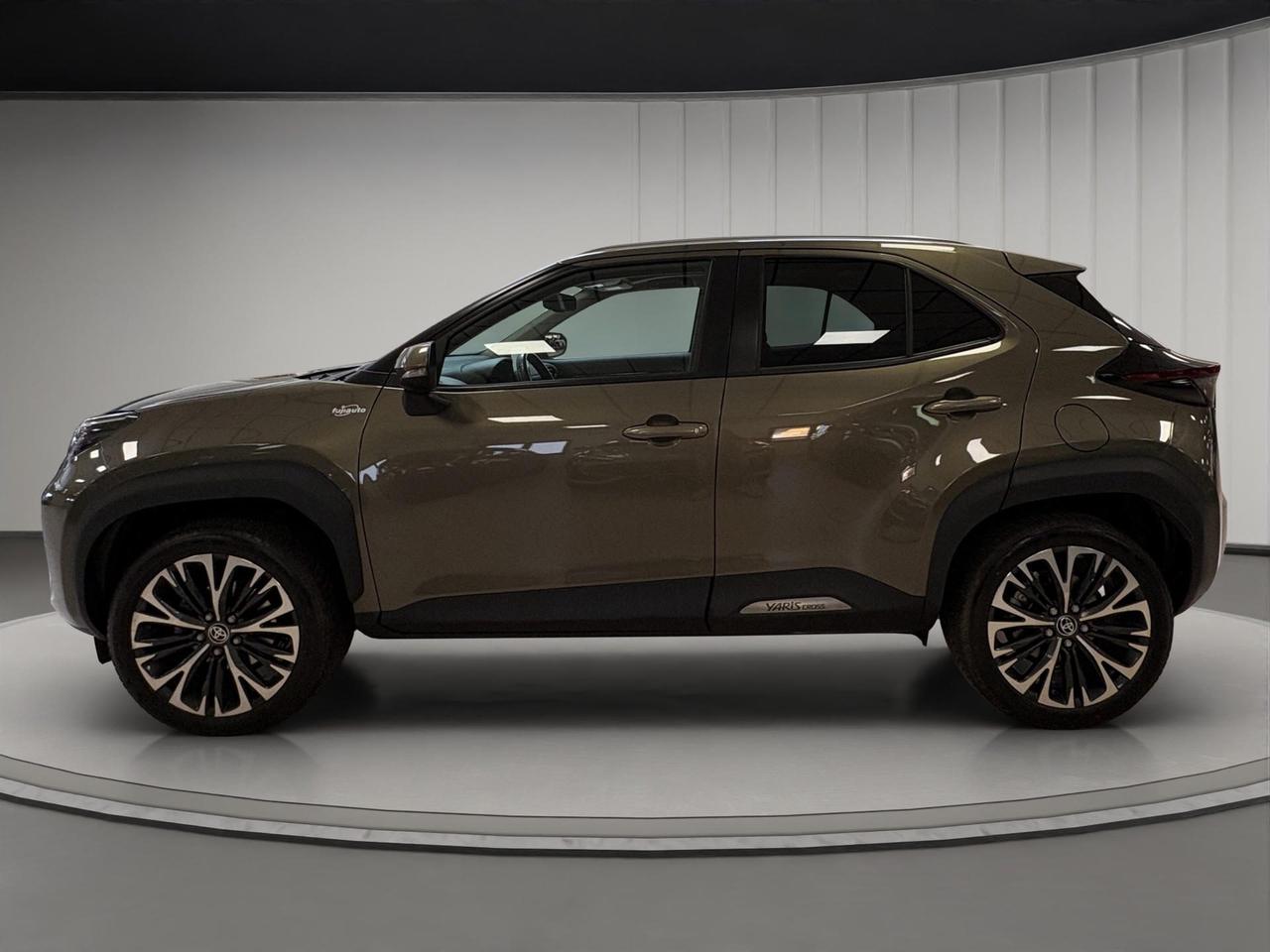 Toyota Yaris Cross 1.5h Lounge fwd 116cv e-cvt