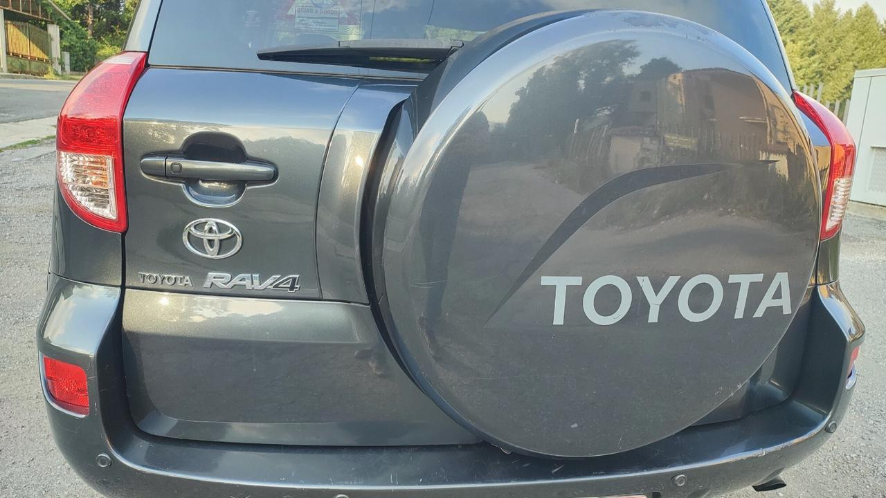 TOYOTA RAV4 2.2 D-4D 177CV LUXURY