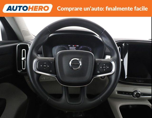 VOLVO XC40 T2 Geartronic Momentum Pro
