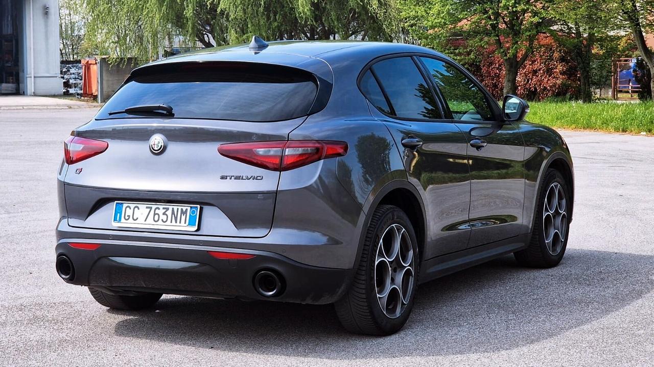 Alfa Romeo Stelvio 2.2 Turbodiesel 190 CV AT8 Q4 Sprint
