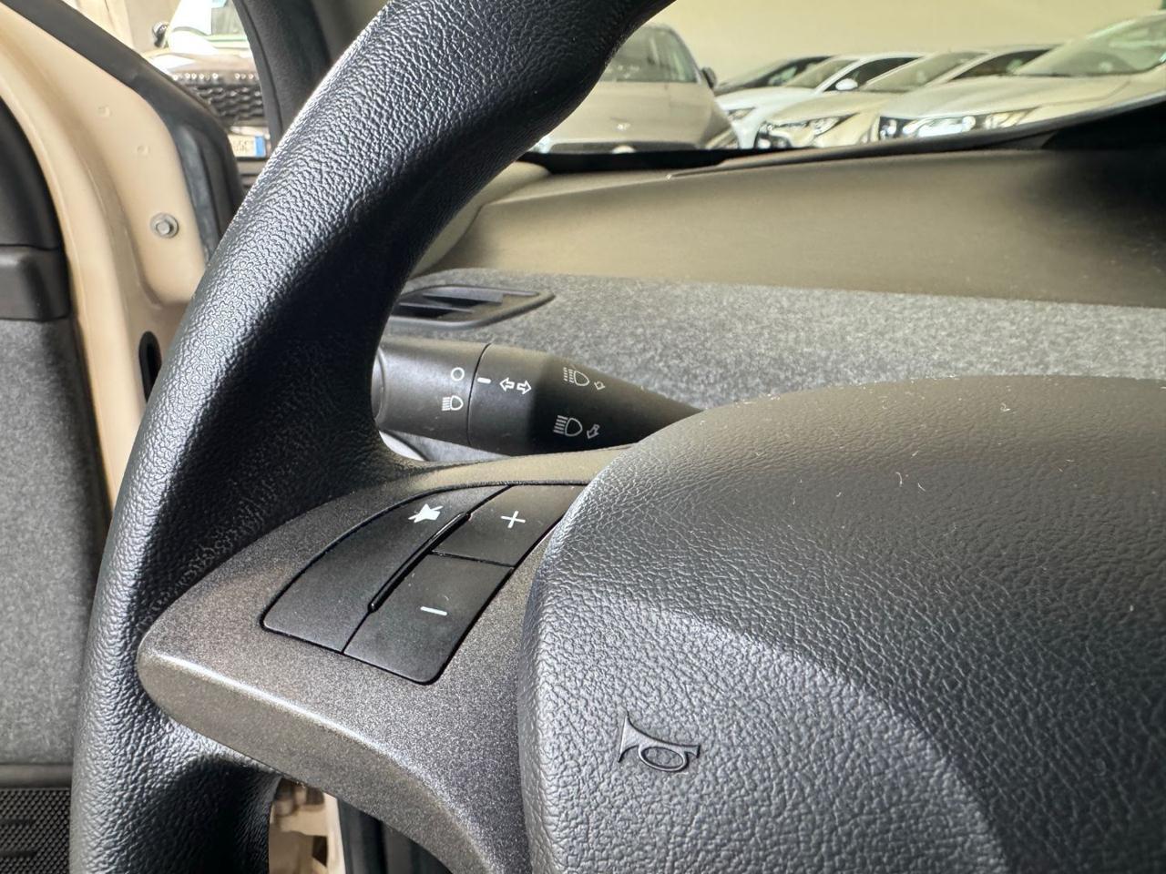 LANCIA Ypsilon 1.2 69 CV 5 porte Elefantino Blu