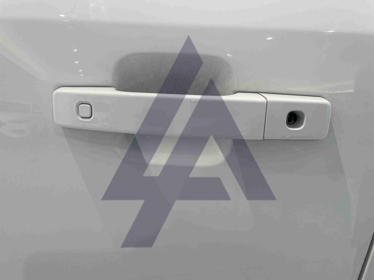 Land Rover Defender 110 3.0D I6 200 CV AWD Auto X-Dynamic HSE