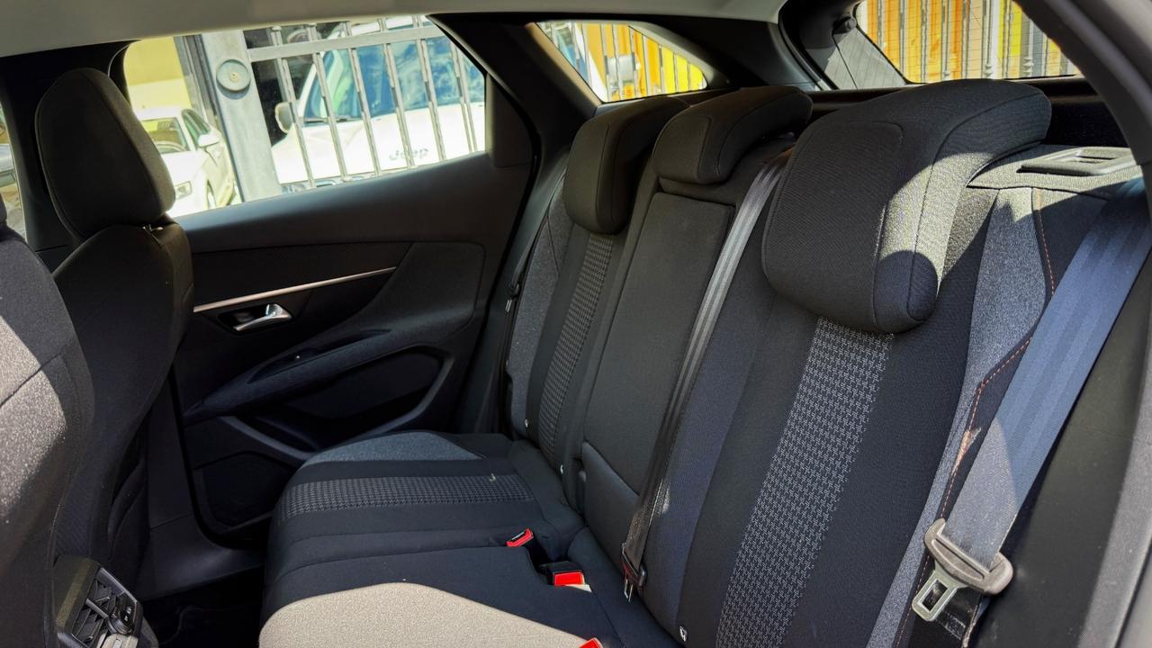 Peugeot 3008 1.5 HDI Eat8 Business - 2021