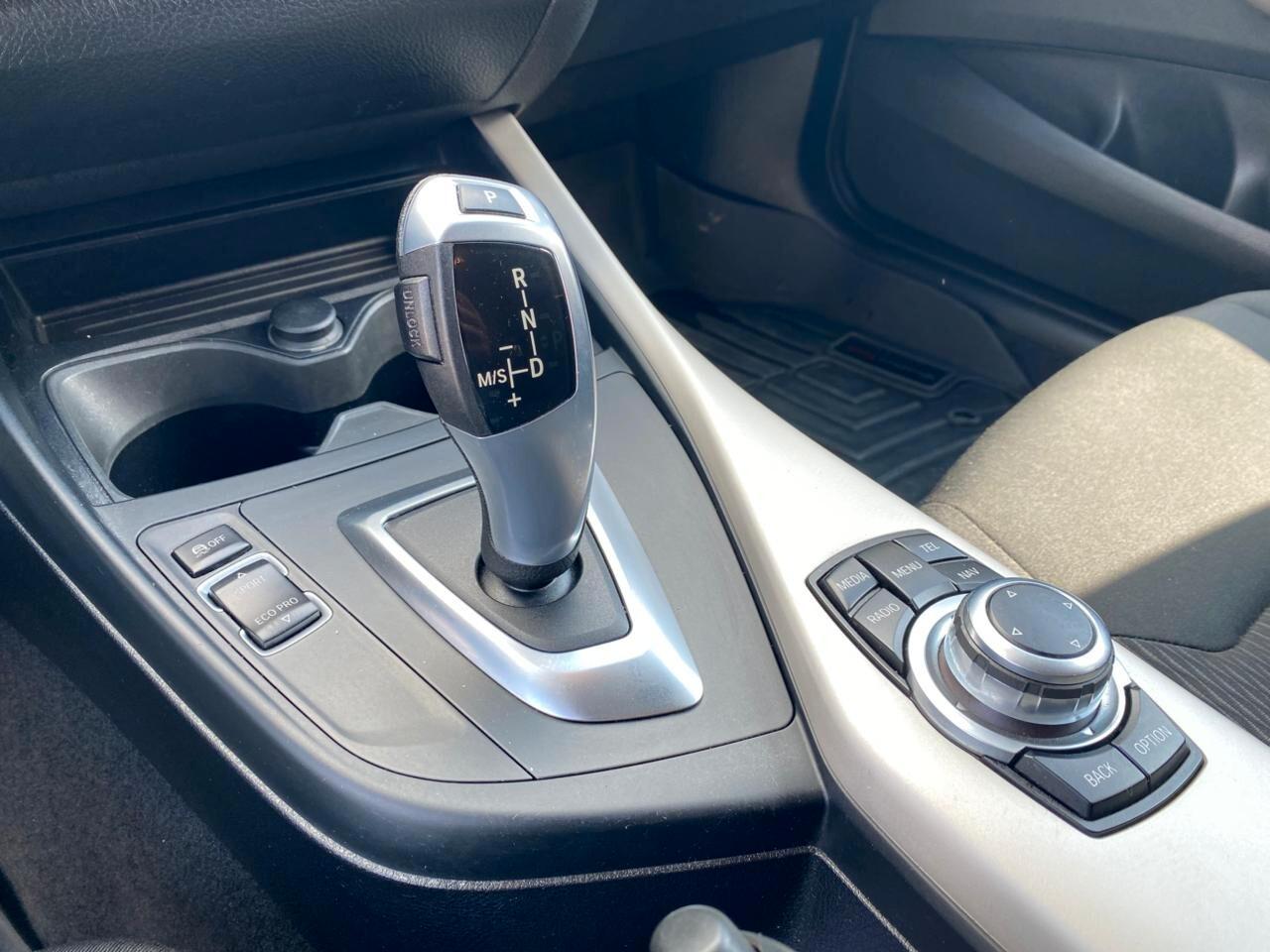 Bmw 118 118d 5p. Urban
