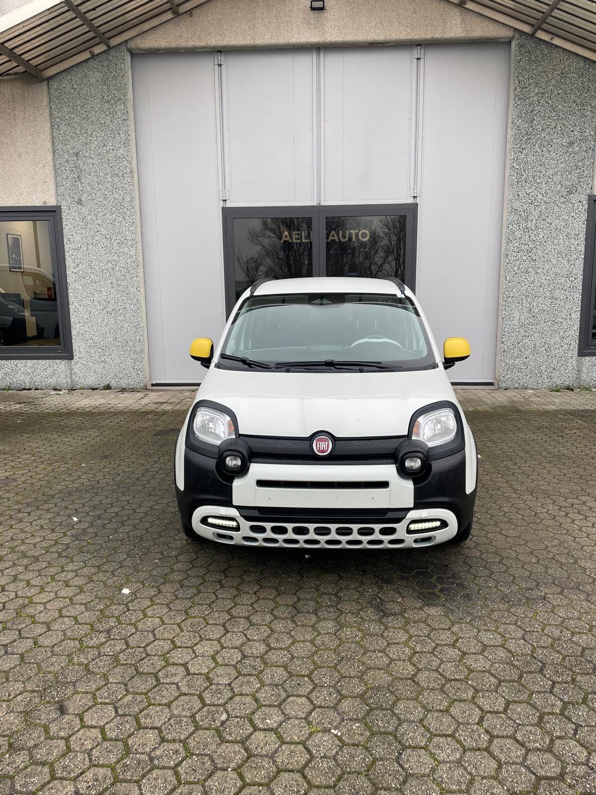 Fiat Panda Pandina 1.0 Hybrid