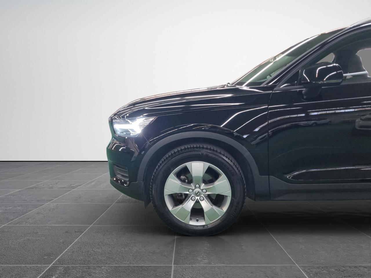 Volvo XC40 T2 Geartronic Momentum Pro