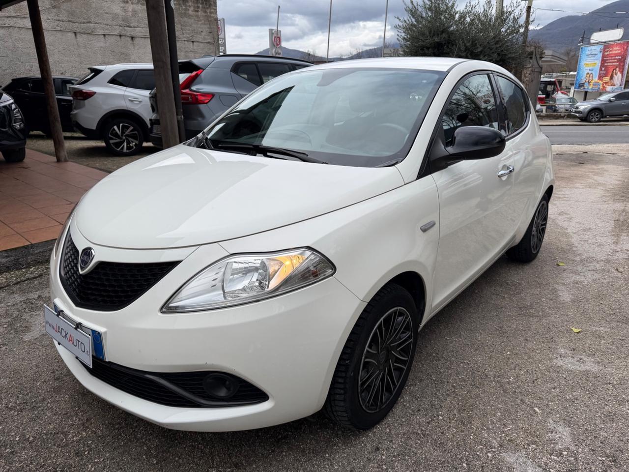 Lancia Ypsilon 1.2 69 CV 5 porte GPL Ecochic Gold
