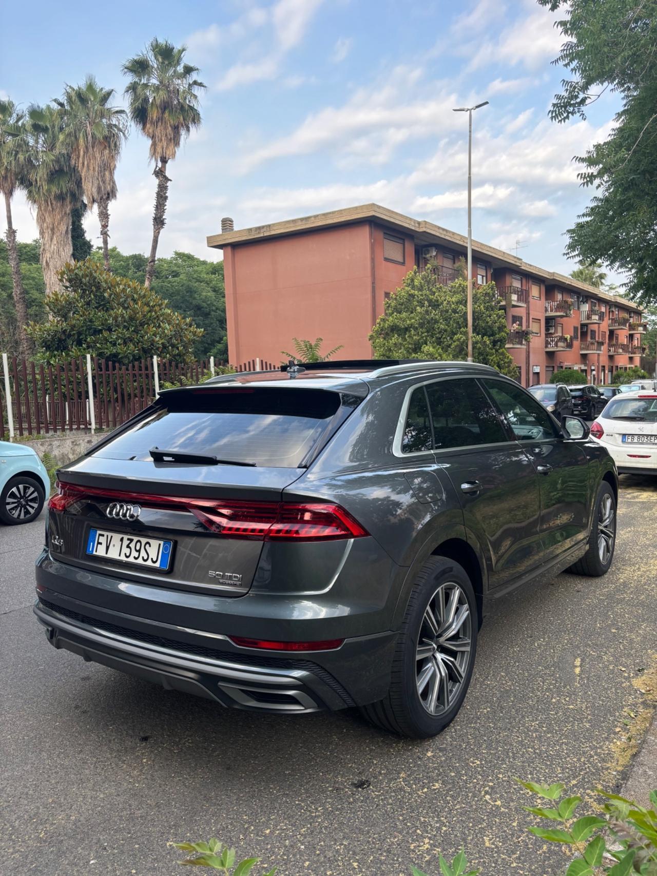 Audi Q8 50 TDI SLINE FULL OPTIONAL