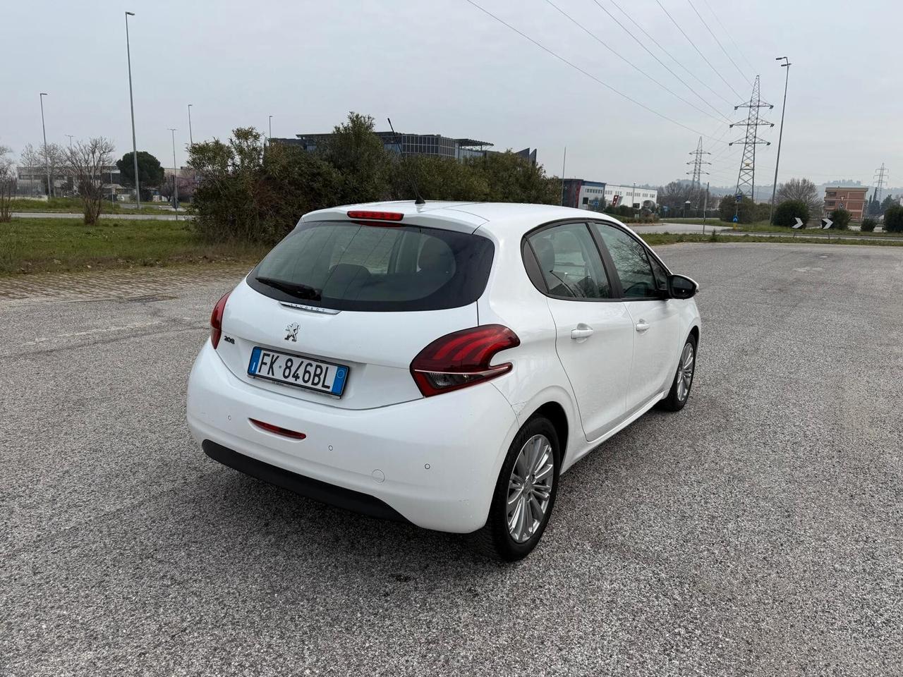 Peugeot 208 BlueHDi 75 5 porte Allure