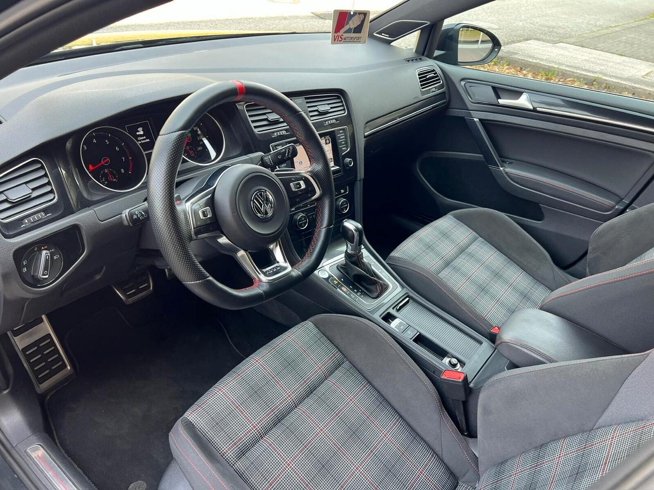 Volkswagen Golf GTI Performance 2.0 TSI DSG 230cv
