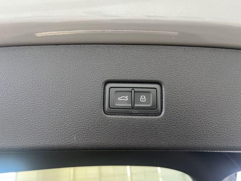 Audi Q5 Q5 40 TDI 204 CV quattro S tronic S line TUA DA 489,00 AL MESE