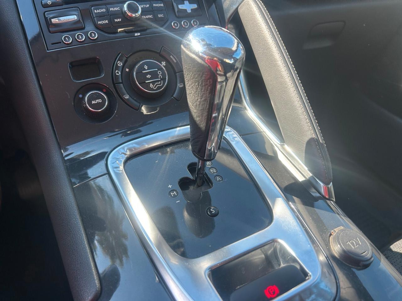 Peugeot 3008 1.6 e-HDi 112CV cambio robotizzato S.&S. Premium