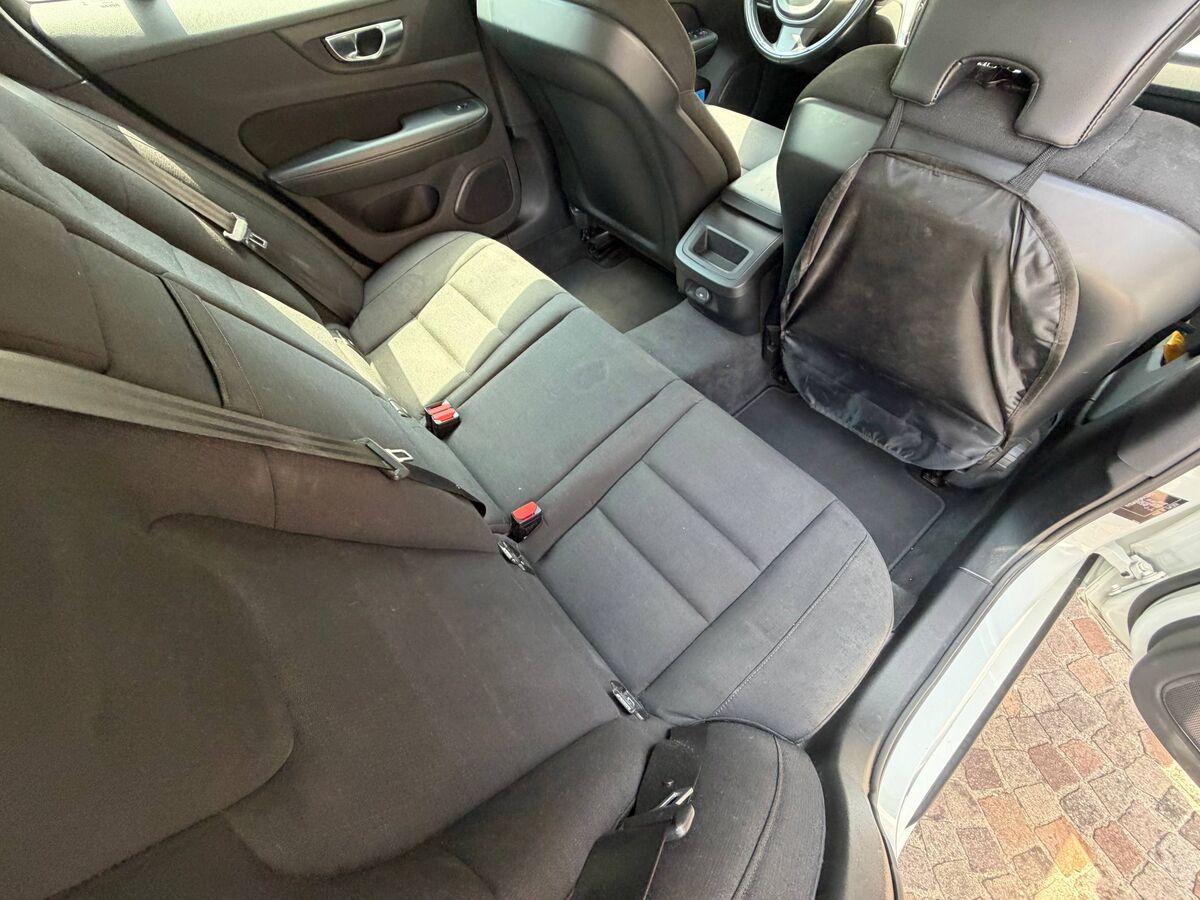 Volvo V60 2.0 b3 Momentum Business auto 8m my21