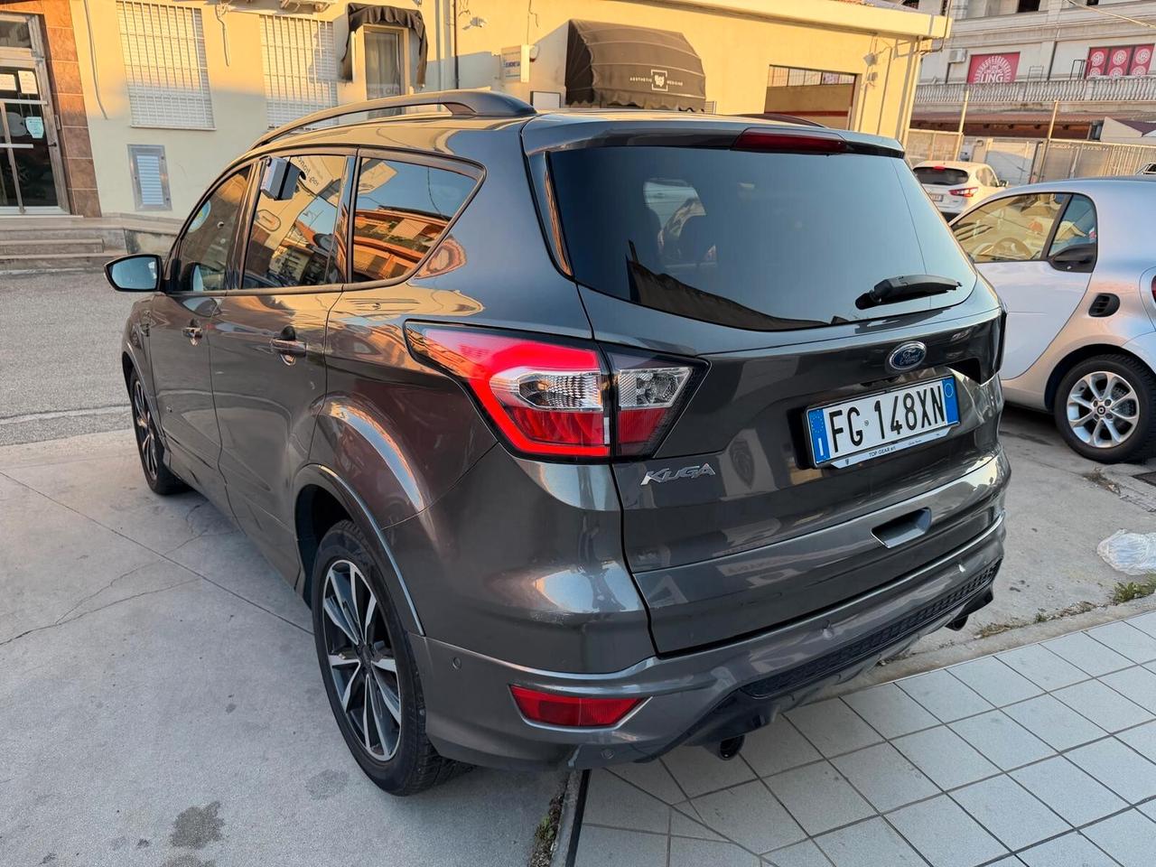 Ford Kuga 2.0 TDCI 150 CV S&S 4WD Powershift ST-Line