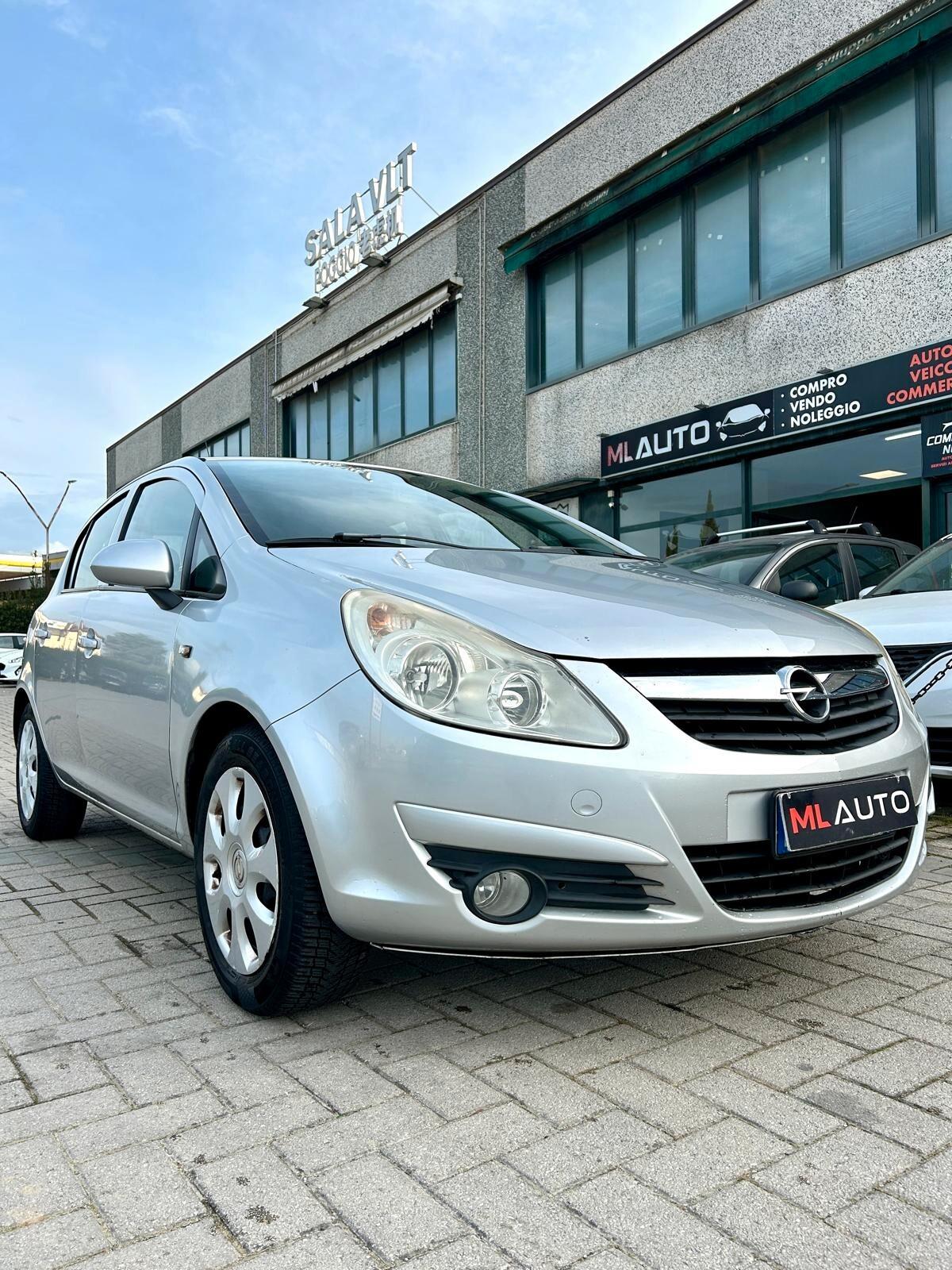 Opel Corsa 1.2 5P COSMO