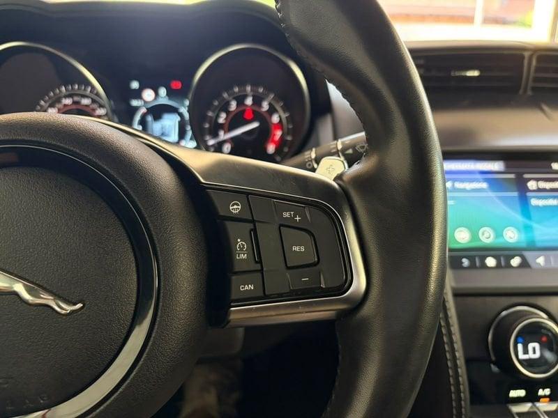 Jaguar F-Type 2.0 i4 300cv auto Chequered Flag