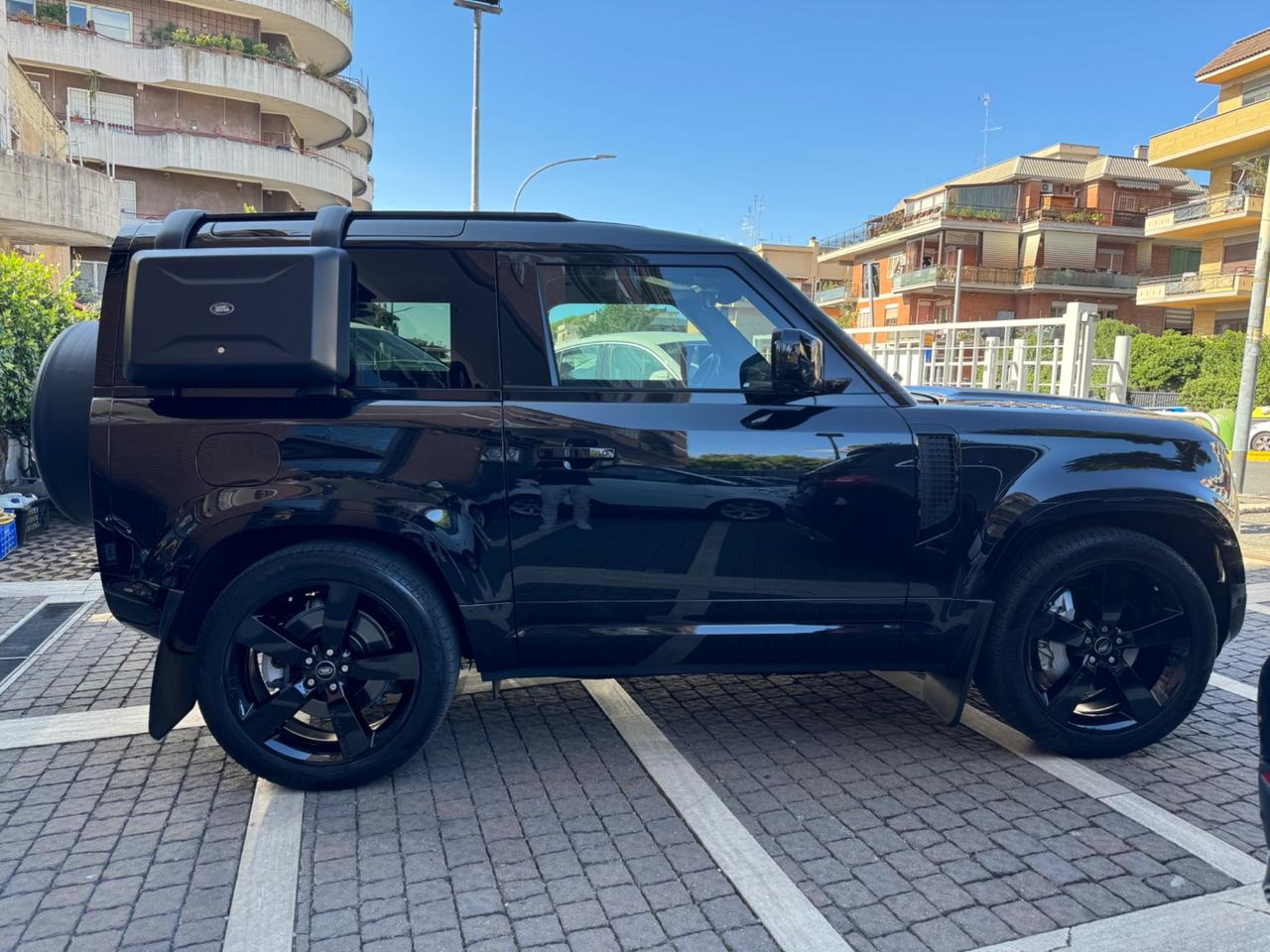 Land Rover Defender 90 3.0d i6 mhev X-dynamic - Total BLACK !!!