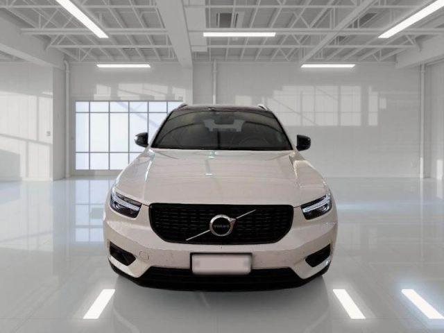 VOLVO XC40 T5 Recharge Plug-in Hybrid R-design