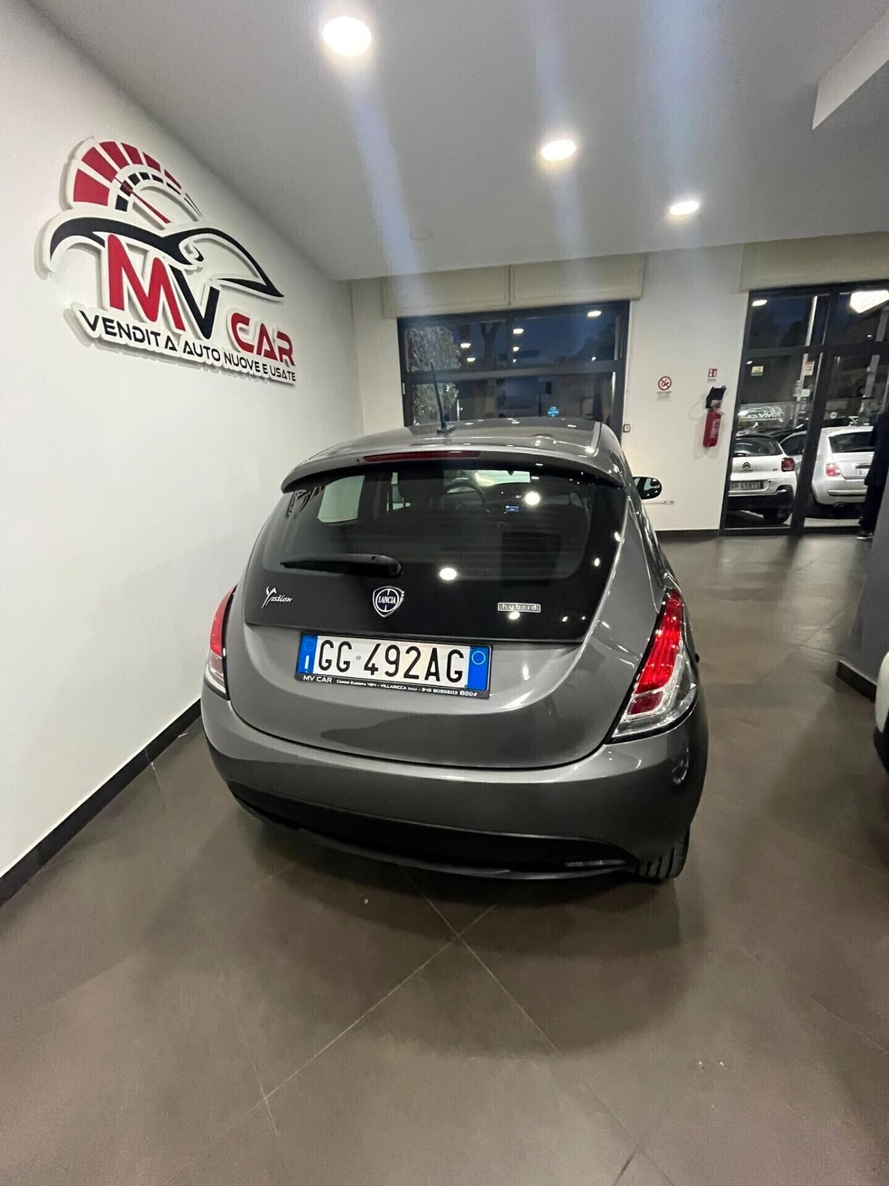 Lancia Ypsilon 1.0 5 porte S&S Benzina Hybrid Ecochic Gold