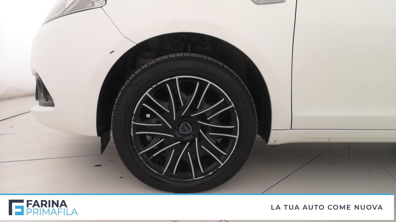 LANCIA Ypsilon III 2021 - Ypsilon 1.0 firefly hybrid Silver s&s 70cv 5p.ti