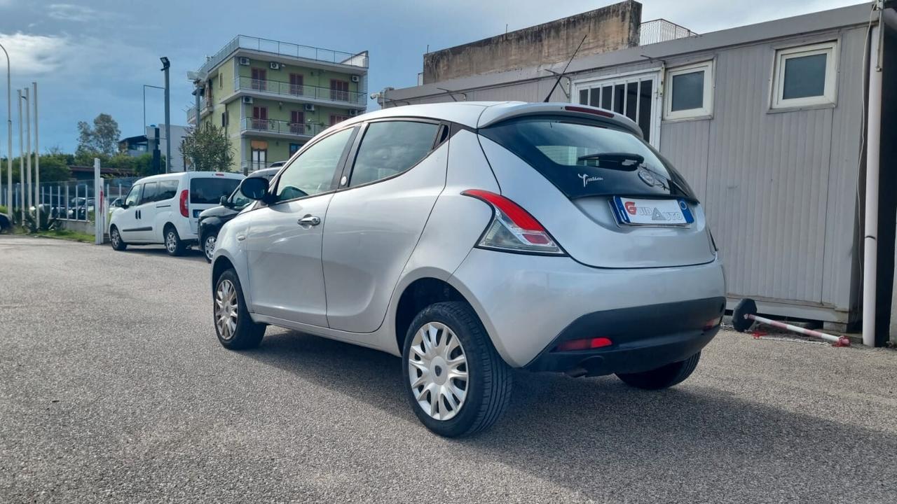 Lancia Ypsilon 0.9 TwinAir 85 CV 5 porte Metano Ecochic Gold