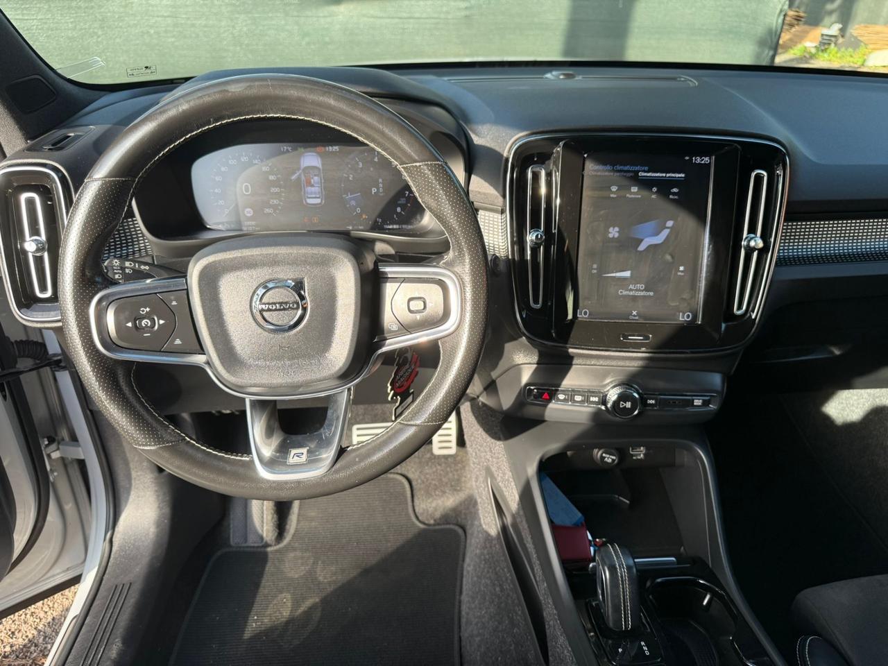 Volvo XC40 T3 Geartronic R-design LED KAMERA FULL *PROMO*