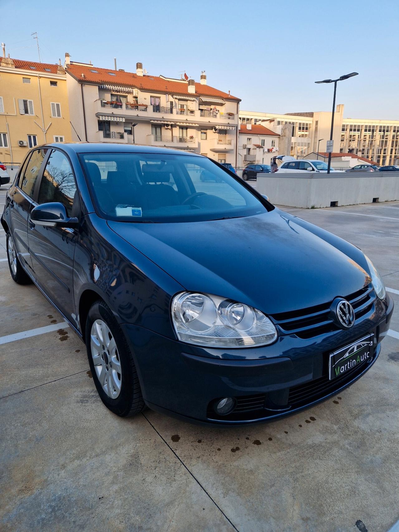 Volkswagen Golf 1.6 5p. 102cv Benz - 2005