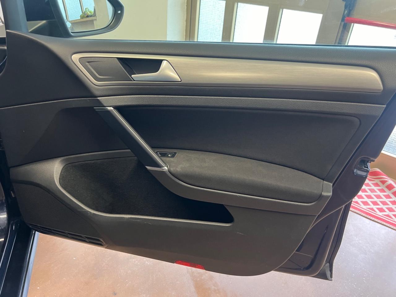 Volkswagen Golf Variant 1.6 TDI 105 CV DSG Highline BlueMotion Tech.