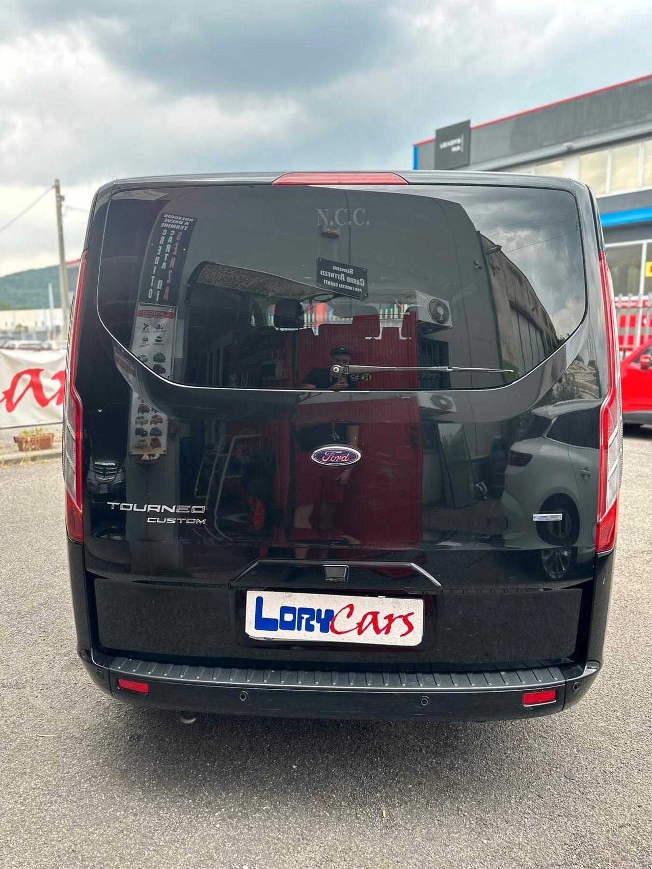 Ford Tourneo Custom 9 POSTI Shuttle Bus 320 2.0 TDCi 170CV aut. PL Tit.