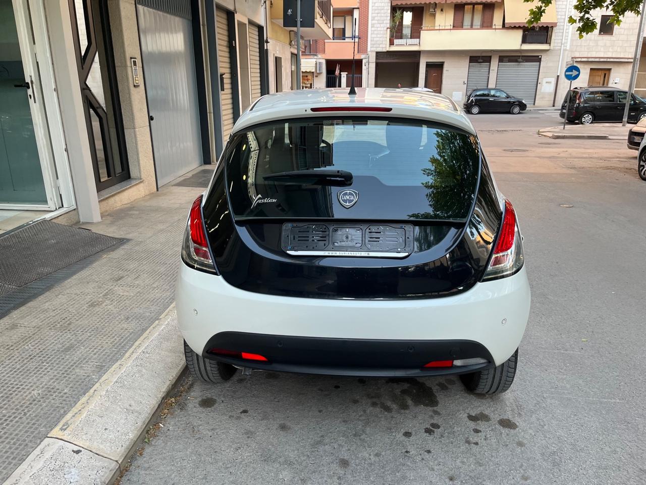 Lancia Ypsilon 1.2 69 CV 5 porte S&S Gold