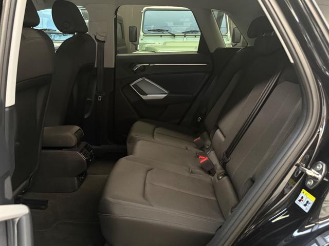 AUDI Q3 35 TDI S tronic Identity Black