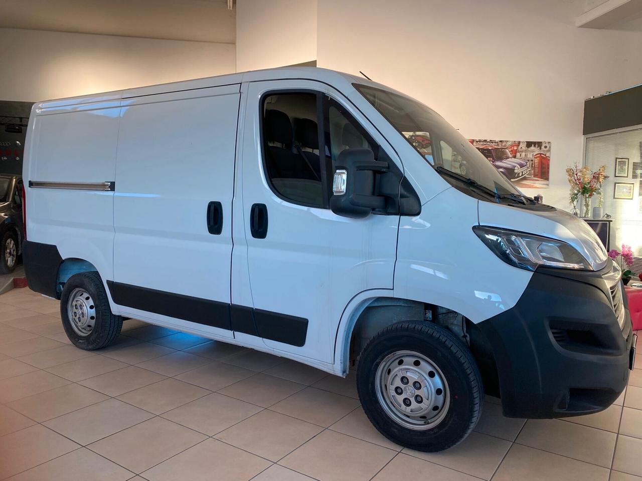 PEUGEOT Boxer 330 2.2 BlueHDi 140 S&S PC-TN Furgone