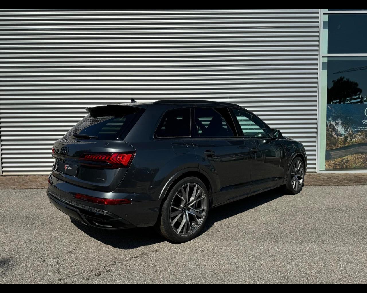 AUDI Q7 55 TFSIe QUATTRO TIPTRONIC S-LINE