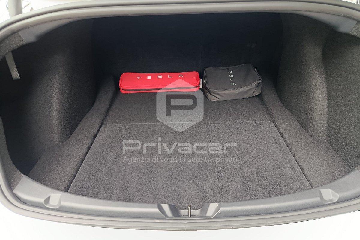 TESLA Model 3 RWD