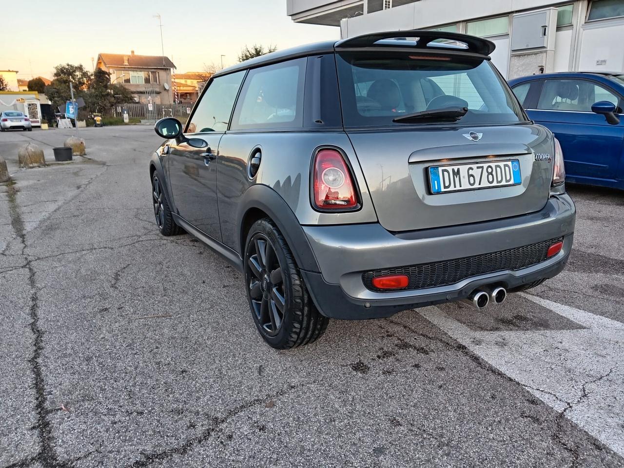 Mini 3 serie 16 V (R56)