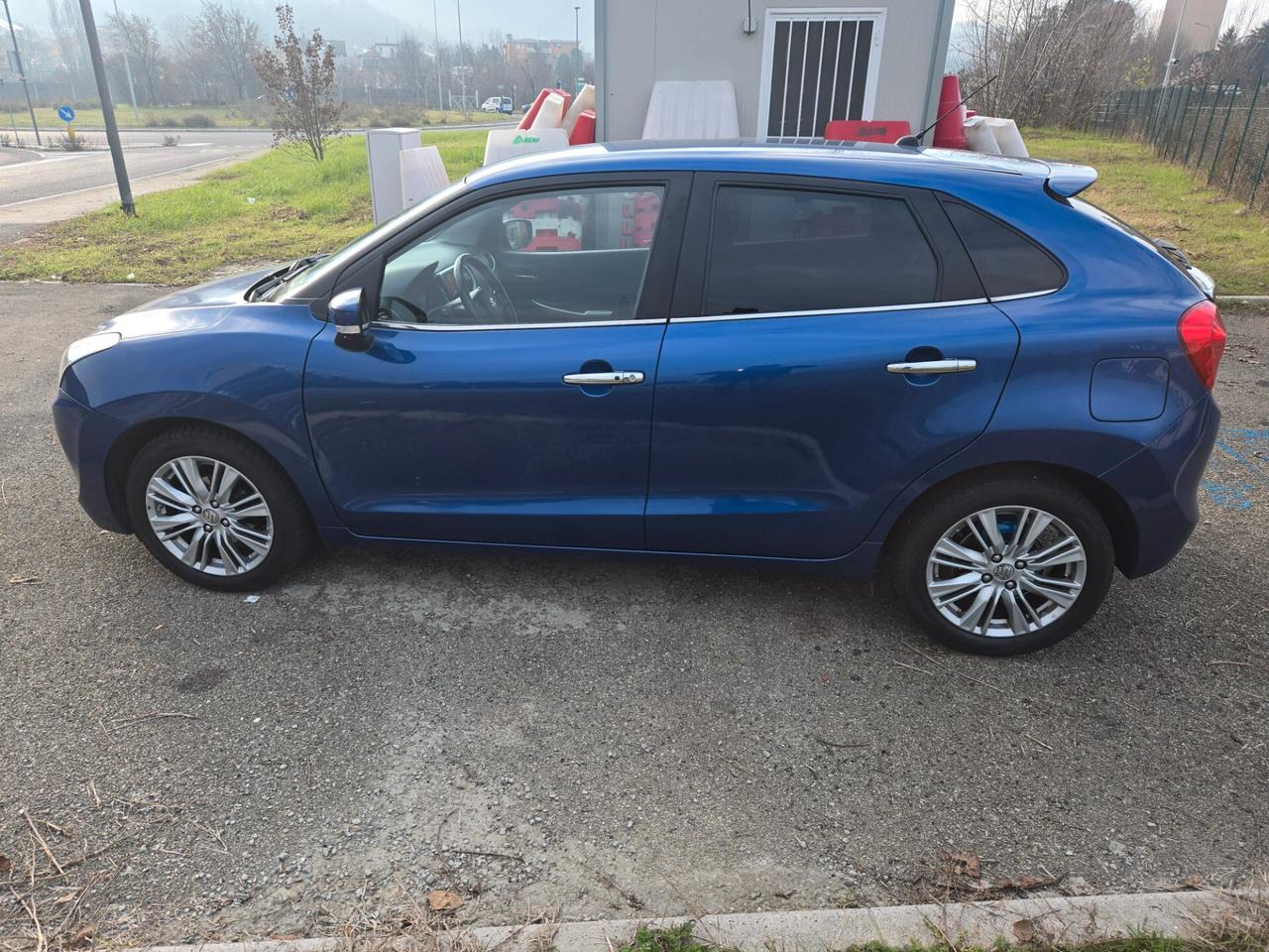 Suzuki Baleno 1.2 Hybrid B-Top
