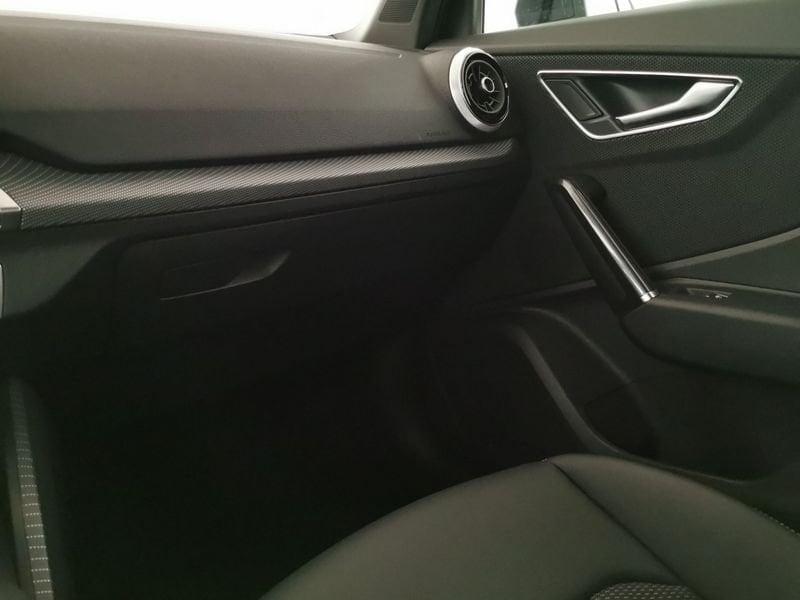 Audi Q2 35 1.5 tfsi Identity Black s-tronic